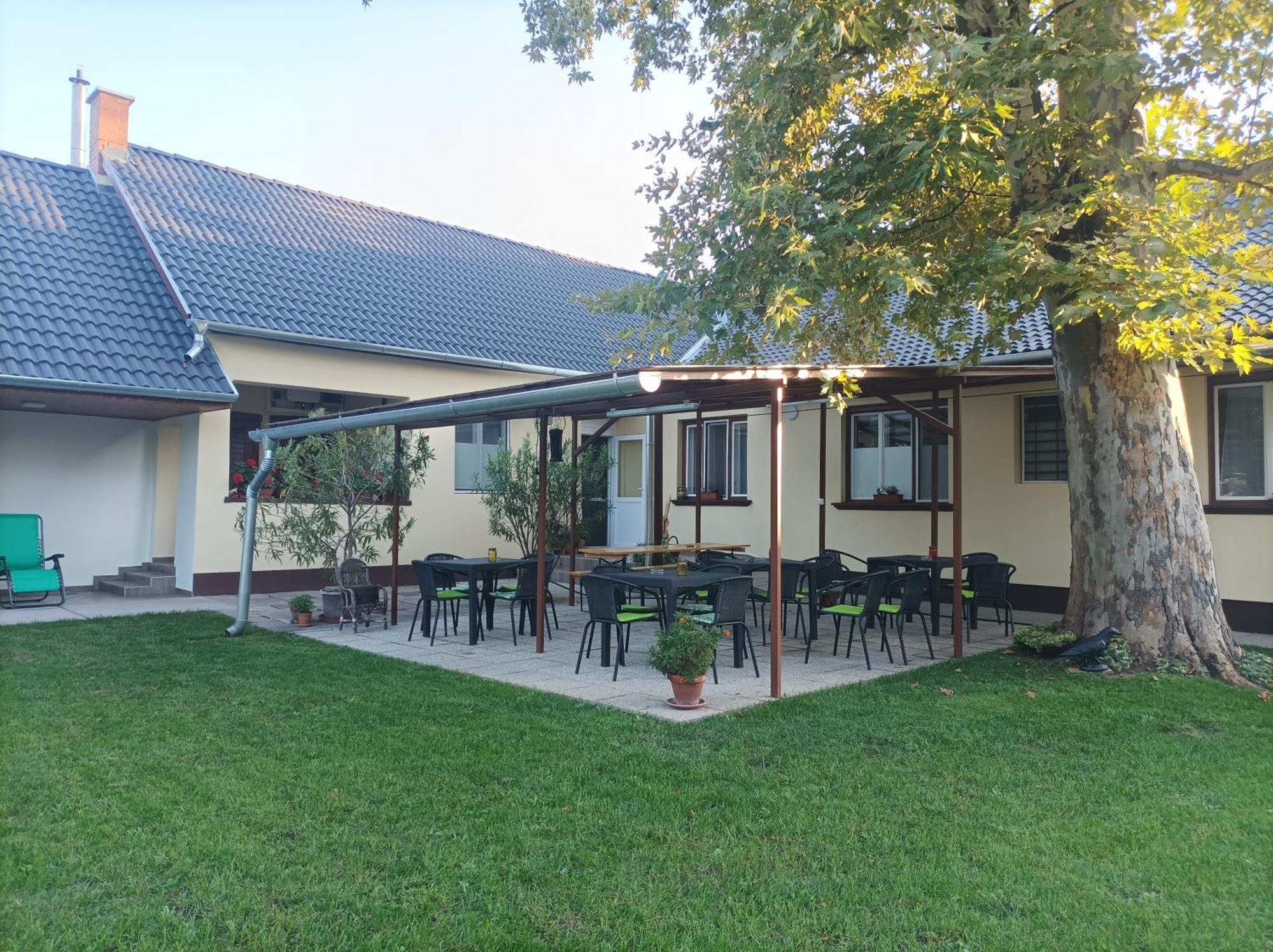Tartos Szegfu Vendeghaz, Maganszallas Tazlar Exterior photo